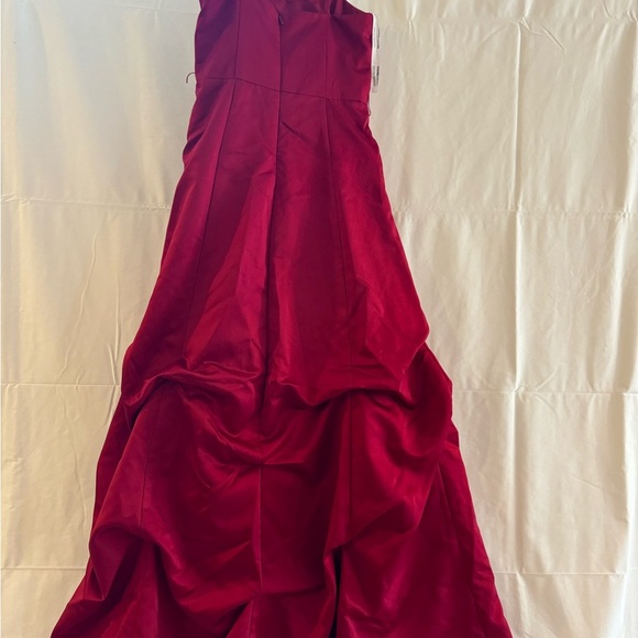 David's Bridal Red Ruched Sleeveless Gown - Picture 2 of 3
